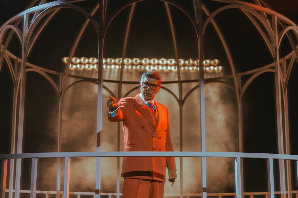 «Το σχολείο των γυναικών» του Μολιέρου, σκηνοθεσία Αλέξανδρου Μυλωνά στο Θέατρο Rex – Σκηνή Μαρίκα&nbsp;Κοτοπούλη