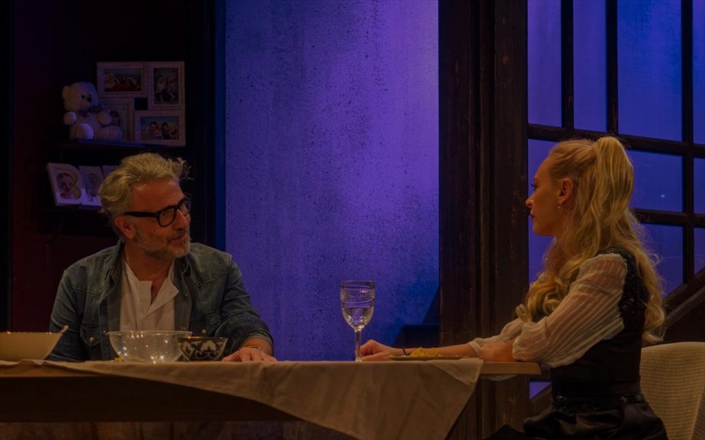 Το “2:22 – A Ghost Story” του Danny Robbins, σε σκηνοθεσία Φάνη Μουρατίδη, συνεχίζεται για 2η χρονιά στο Θέατρο&nbsp;Αλάμπρα