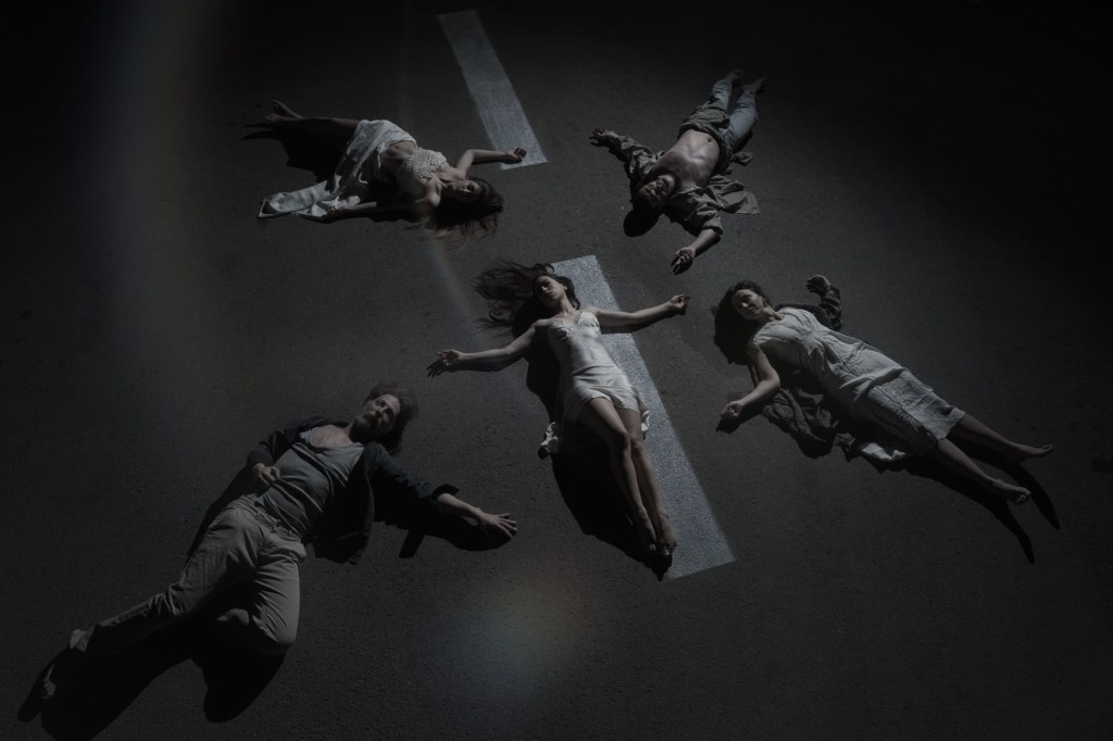 «Στην παλιά εθνική» του Γιώργου Χριστοδούλου, σε σκηνοθεσία του ίδιου στο Θέατρο του Νέου&nbsp;Κόσμου