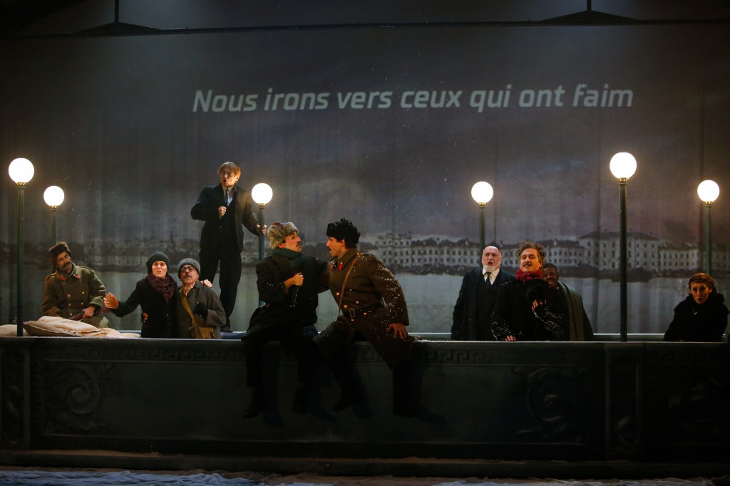 «Εδώ έχει δράκους» του Θεάτρου του Ήλιου, σε σκηνοθεσία Αριάν Μνουσκίν στο Χώρο Δ’ της Πειραιώς 260