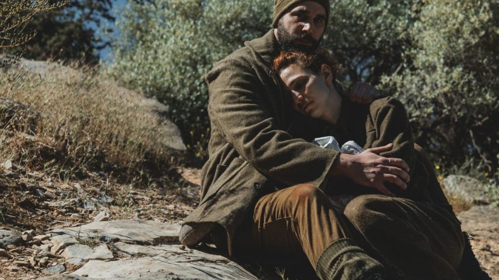 «Αριστερόχειρες» της Νεφέλης Μαϊστράλη, σε σκηνοθεσία Κατερίνας Μπουζάνη στο Θέατρο του Νέου Κόσμου από την ομάδα&nbsp;ΚΛΕΨύΔΡΑ