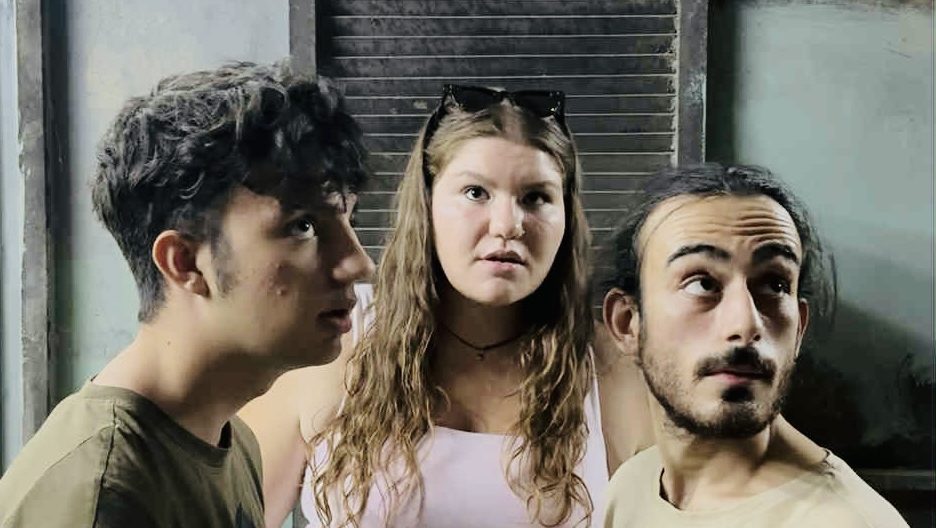 Το «BURN OUT» του Παύλου Τσακαλίδη, σε σκηνοθεσία Βάγιας Παπαποστόλου  έρχεται για μία παράσταση στo πλαίσιo του 13ου Handmade & Recycled Theater Festival στις 22&nbsp;Σεπτεμβρίου