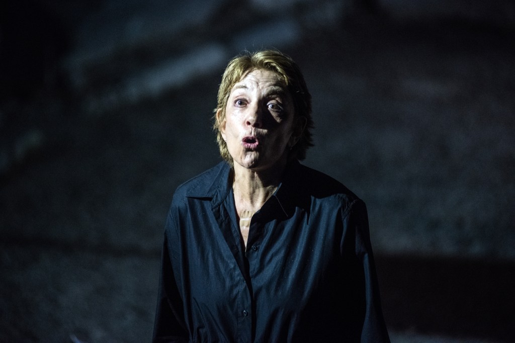 Πρεμιέρα απόψε για την παράσταση «Θήβα Μοναξιά», σε σκηνοθεσία Όλιας Λαζαρίδου στο Μικρό Θέατρο Αρχαίας&nbsp;Επιδαύρου