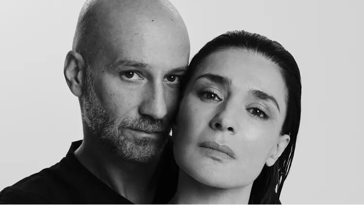 Μία από τις πιο δυνατές και επιτυχημένες παραστάσεις της περασμένης σεζόν, «Το Ακρωτήρι» του Sharr White, σε σκηνοθεσία Οδυσσέα Παπασπηλιόπουλου, συνεχίζεται για δεύτερη χρονιά στο Θέατρο&nbsp;Ιλίσια