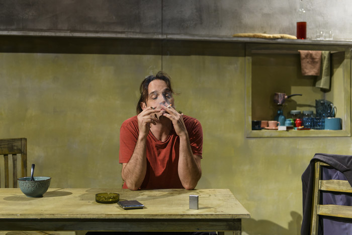 «Το Γάλα» του Βασίλη Κατσικονούρη, σε σκηνοθεσία Μάνου Καρατζογιάννη και Ερμίνας Κυριαζή, επαναλαμβάνεται για 3η συνεχόμενη χρονιά στο Θέατρο&nbsp;Σταθμός