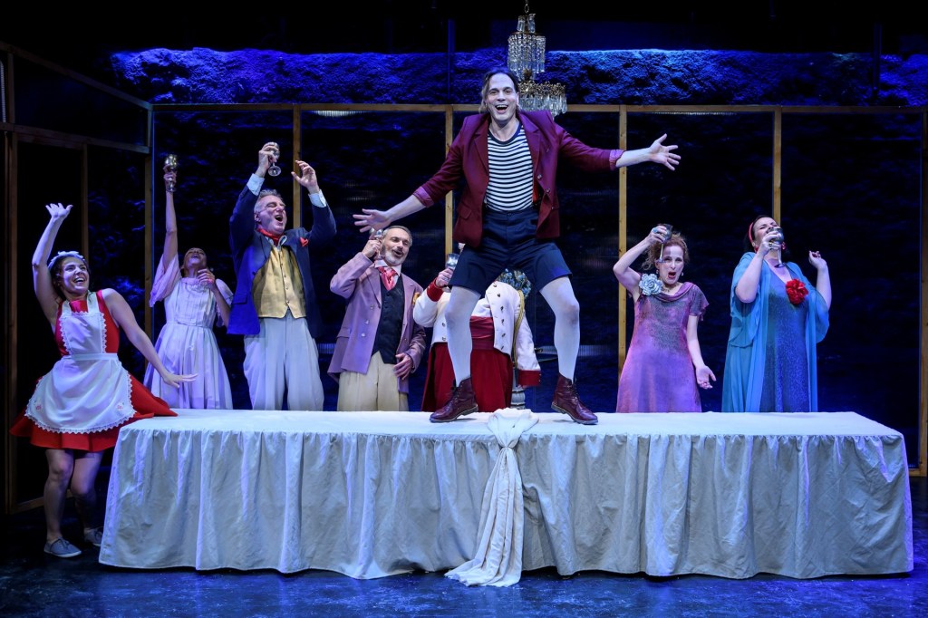 Το «Βικτόρ ή τα παιδιά στην εξουσία» του Ροζέ Βιτράκ, σε σκηνοθεσία Κώστα Παπακωνσταντίνου, επιστρέφει για 2η χρονιά στο Θέατρο&nbsp;Σταθμός