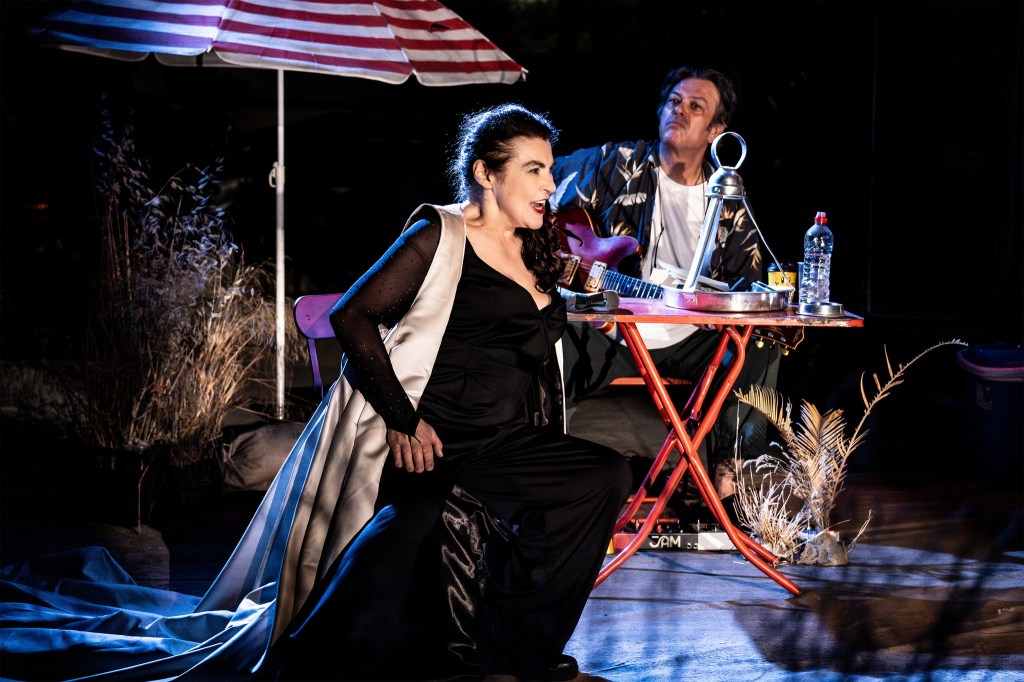 Ελένη – Η δίκη μιας πόρνης | Κριτική&nbsp;Θεάτρου