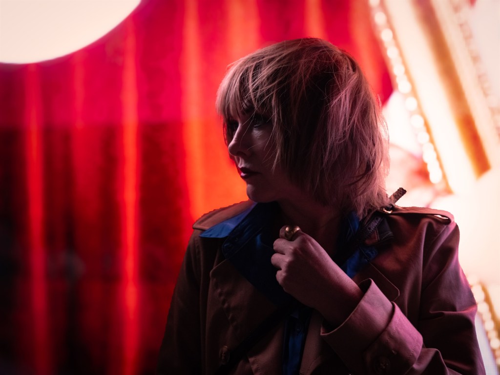 «Η μέρα της φούστας»: Ένα ωμό ψυχογράφημα πάνω στη βία και τα όρια των ανθρώπινων κοινωνιών επιστρέφει για να διεκδικήσει ξανά τον χώρο της σκηνής ως χώρο&nbsp;αντιλογίας