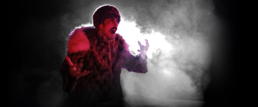 Το «Ιβάν εναντίον Ιβάν» των Σωτήρη Ρουμελιώτη και Γιάννη Αποσκίτη, σε σκηνοθεσία του πρώτου, επιστρέφουν για 2η χρονιά στο Θέατρο του Νέου&nbsp;Κόσμου