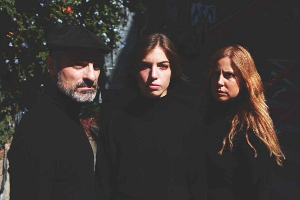 Η παράσταση «Κατερίνα Γώγου: Το Γαμώτο που Δεν Έζησα» του Ανδρέα Ζαφείρη, μετά από 4 χρόνια επιτυχημένης πορείας, ανεβαίνει φέτος στη Σκηνή&nbsp;BRECHT-2510