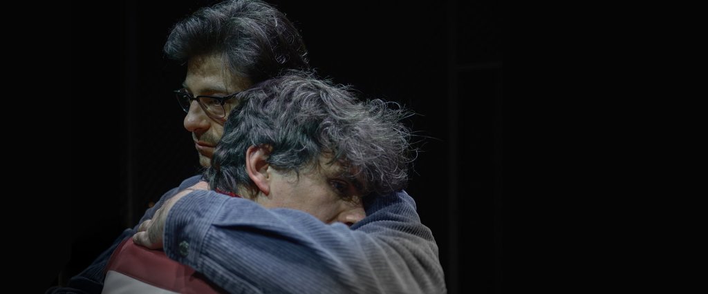 Η παράσταση «Μια άλλη Θήβα», σε σκηνοθεσία Βαγγέλη Θεοδωρόπουλου, μετά τα αλλεπάλληλα sold-out, συνεχίζεται για 4η χρονιά στο Θέατρο&nbsp;Κνωσός