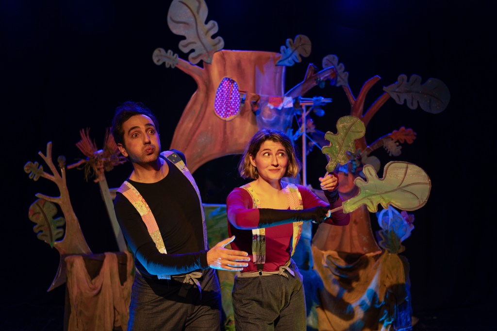 «Ιστορίες της Βελανιδιάς» της ομάδας Κοκού-Μουκλό, σε σκηνοθεσία Βαλεντίνας Παπαδημητράκη, στο Θέατρο&nbsp;Αλκμήνη