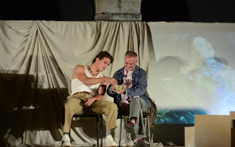 «OFFELIA» του Αλέξανδρου Μούστα και του Γρηγόρη Κανδαράκη, σε σκηνοθεσία Αχιλλέα Τσούτση, στο Θέατρο Σημείο για περιορισμένο αριθμό&nbsp;παραστάσεων