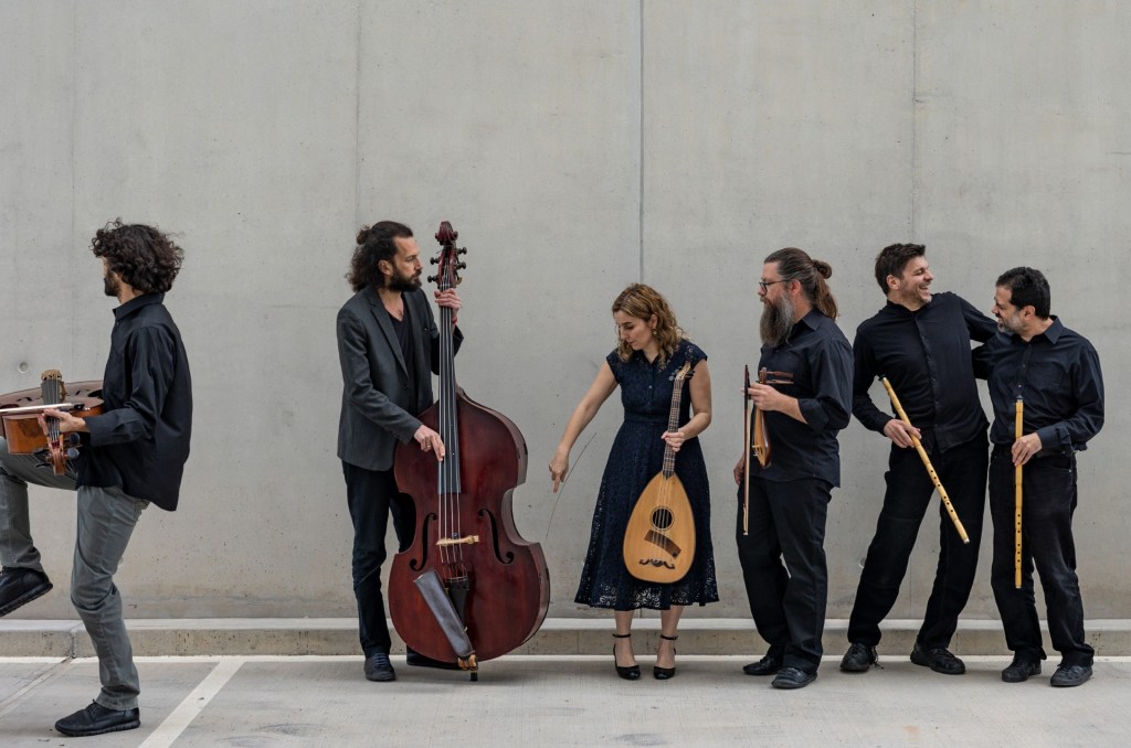 Το μουσικό σύνολο «Σμάρι» έρχεται  στη σκηνή του THEATRE OF THE NO, προσκαλώντας το κοινό σε μια μαγευτική «Nυχτερινή&nbsp;πτήση»