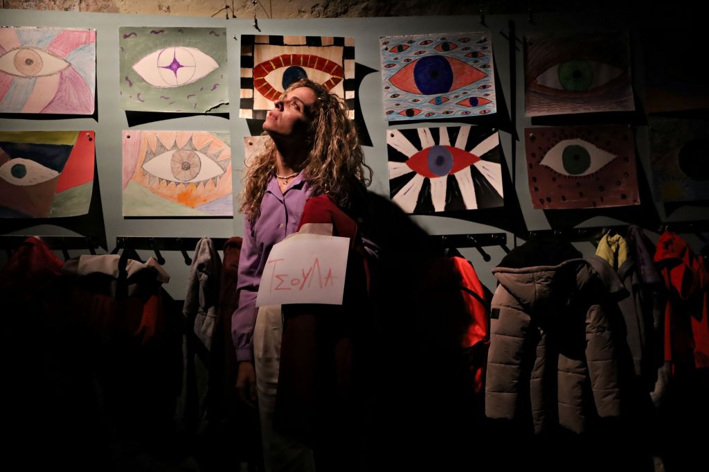 Τελευταίες παραστάσεις για το «Ατυχές πήδημα ή Παλαβό πορνό», σε διασκευή Κατερίνας Παπαναστασάτου και σκηνοθεσία Σωτήρη Ρουμελιώτη, στο&nbsp;ΠΛΥΦΑ