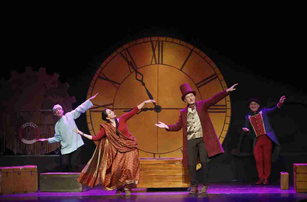 Ζήστε μαγικά Χριστούγεννα παρέα με τον «Γύρο του Κόσμου σε 80 Ημέρες»!