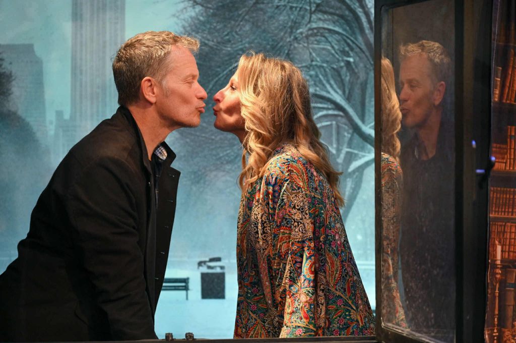 Μετά την θερμή ανταπόκριση της πρώτης σεζόν, το «Φύγε… Αν μπορείς» των Renée Taylor & Joseph Bologna, σε σκηνοθεσία Δημήτρη Μάριζα, συνεχίζεται στο Θέατρο&nbsp;Αλκμήνη