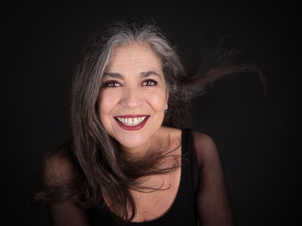 Η Σαβίνα Γιαννάτου και ο πιανίστας Σπύρος Μάνεσης συναντιούνται επί σκηνής, την Κυριακή 22 Φεβρουαρίου στο Τheatre of the NO