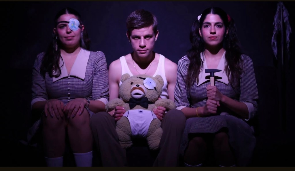 “Παράσταση στον Πατέρα. το ντοκιμαντέρ” του Στάθη Συμεωνίδη, σε σκηνοθεσία του ίδιου, στο Kukaracha Theaterspace για 6 μόνο παραστάσεις