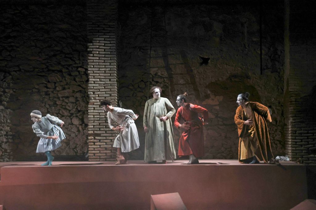 Τρεις τελευταίες παραστασεις για το «Συμπόσιο» του Πλάτωνα, σε σκηνοθεσία Άννας Κοκκίνου, στο Θέατρο Σφενδόνη