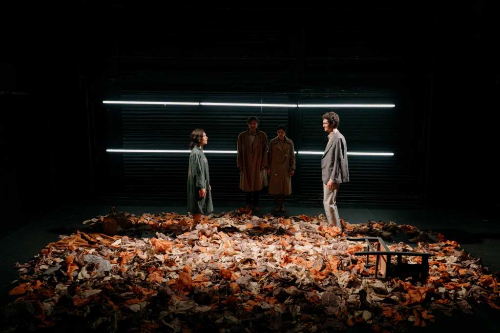 Νέες φωτογραφίες από την παράσταση «Ευρυδίκη» στο Rabbithole